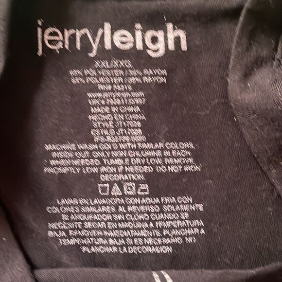 Black tee with saying - Picture 3 of 3